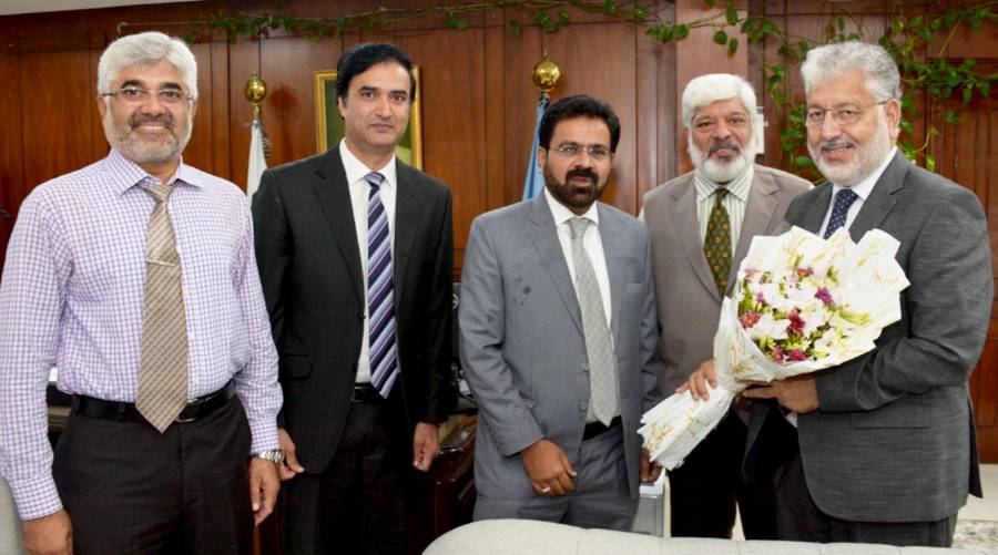 Dr Mukhtar gets extension as HEC chairman 