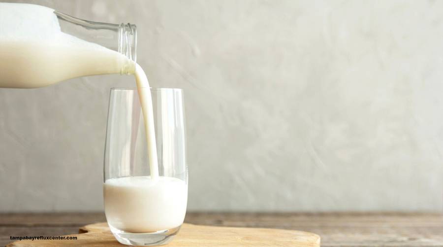 Milk won’t cure your heartburn—Here’s what actually works